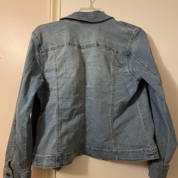 Women’s jean jacket - Picture 3 of 4